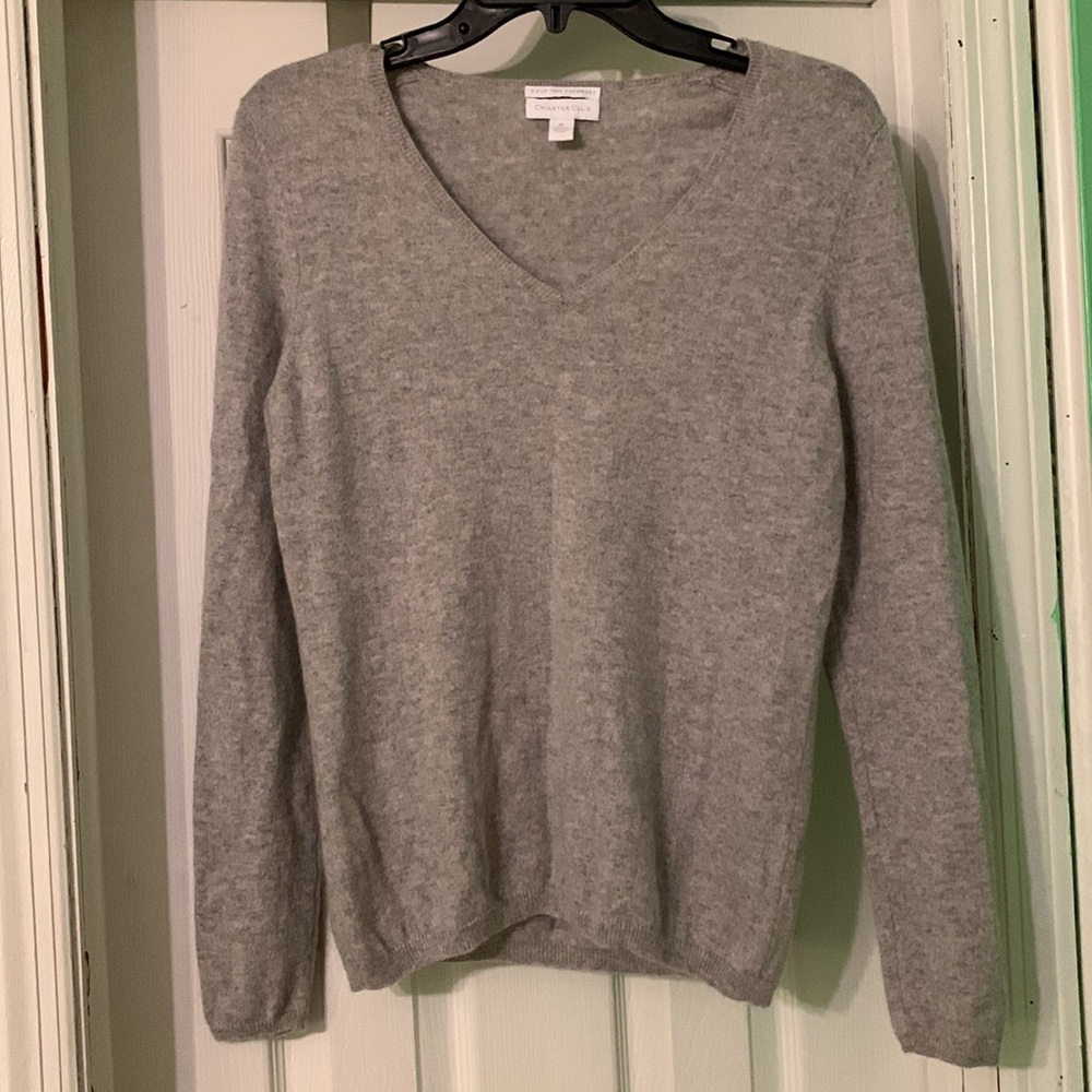2/$25 Cashmere V-Neck sweater. Size M - Picture 3 of 13
